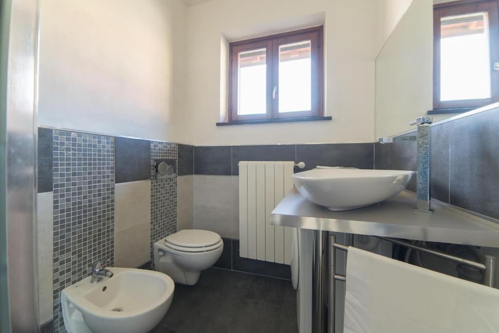 Villa Luxurious Attic-Swimming Pool Riva di Solto Exterior foto