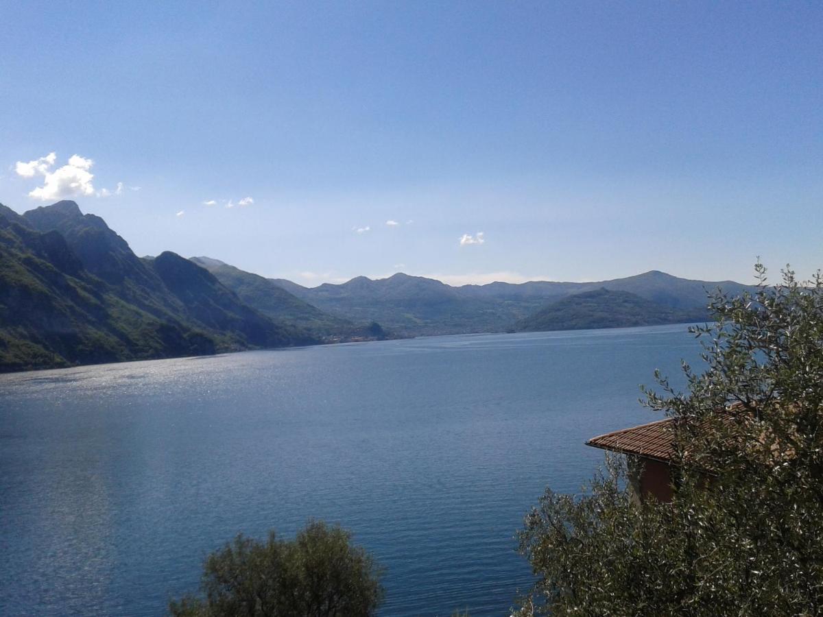 Villa Luxurious Attic-Swimming Pool Riva di Solto Exterior foto
